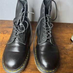 Awesome Dr Martens 1460 SMOOTH LEATHER LACE UP BOOTS